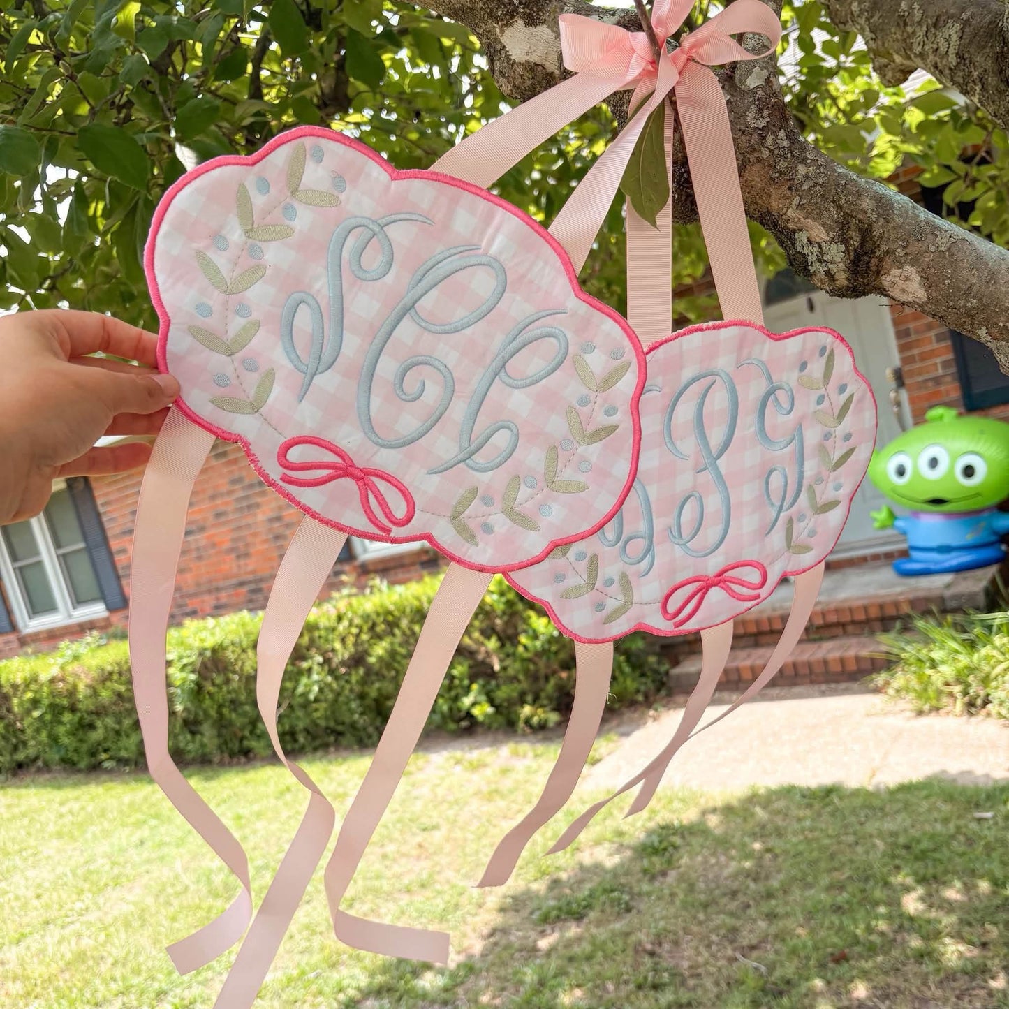Bow Holder